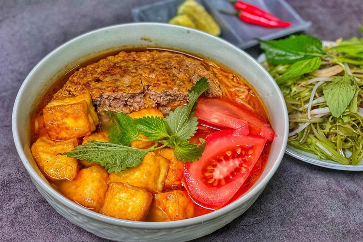 bun rieu - soupe traditionnelle du vietnam