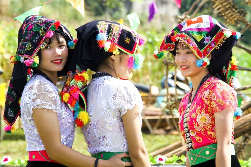 ragazze thái con abiti tradizionali (fonte- il giornale di dan toc) - minoranze etniche vietnam