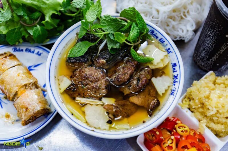 il bun cha hang than è molto famoso a hanoi