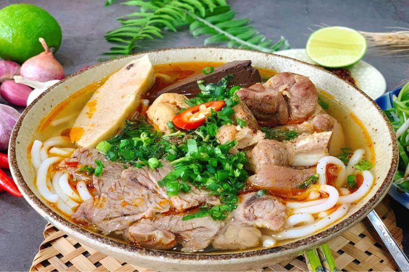 bún bò huế – l'antica zuppa reale del vietnam a hue (fonte vnexpress)
