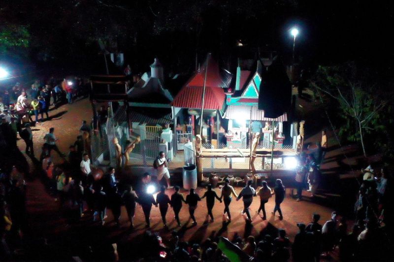 cérémonie de l'abandon des tombes