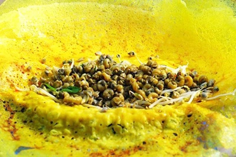 Crepes fritto è un piatto familiare del Delta del Mekong