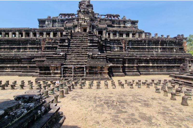 Tempio di Baphuon in Cambogia (Fonte: Closer Lives)