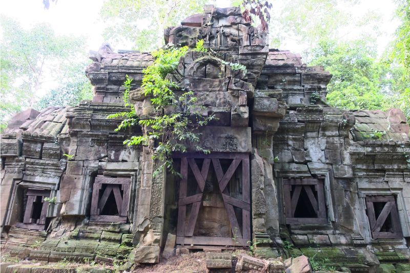 Tempio di Banteay Srei ( fonet: Aucoeurvietnam) 