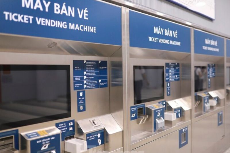 la stazione è inoltre dotata di un sistema moderno di distributori automatici di biglietti.