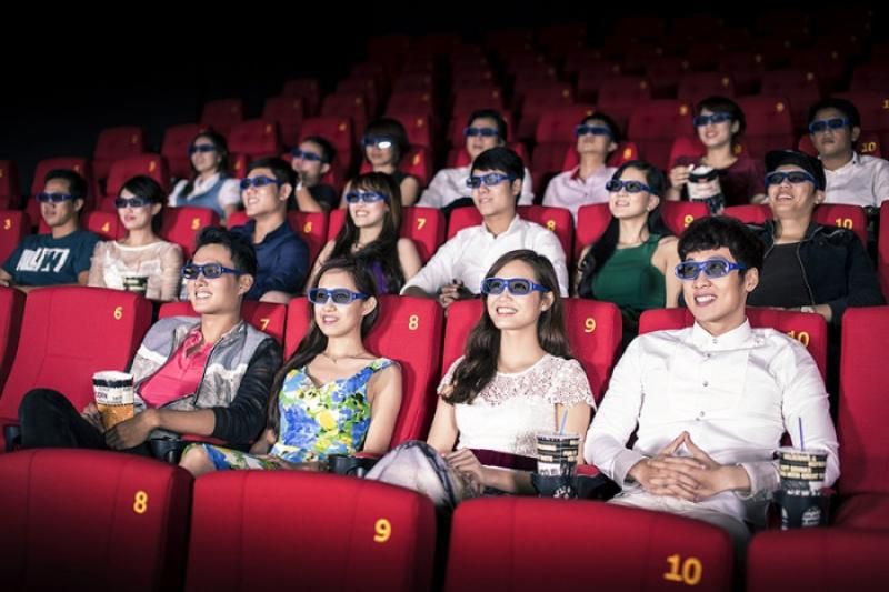 Andare al cinema è un buon regalo per le donne vietnammiche