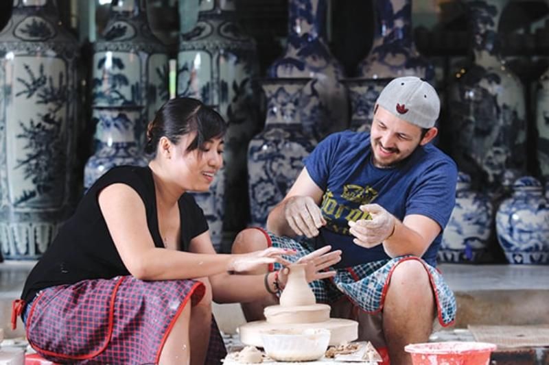 un "artisan amateur" à l'atelier de poterie (source : Chu Tan)