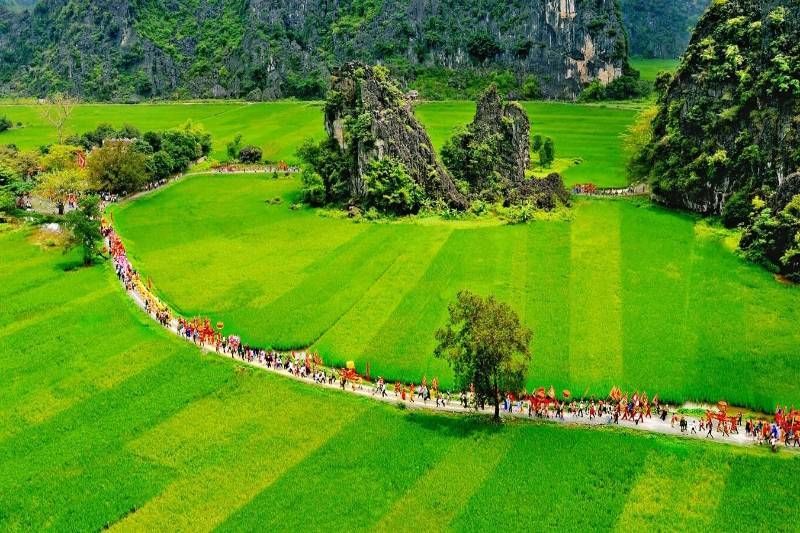 vietnam ad aprile - tempio di thai vi a ninh binh