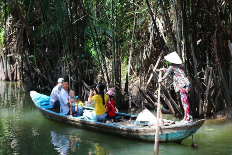 Balade en barque sur les arroyos du Mékong - Mia.vn