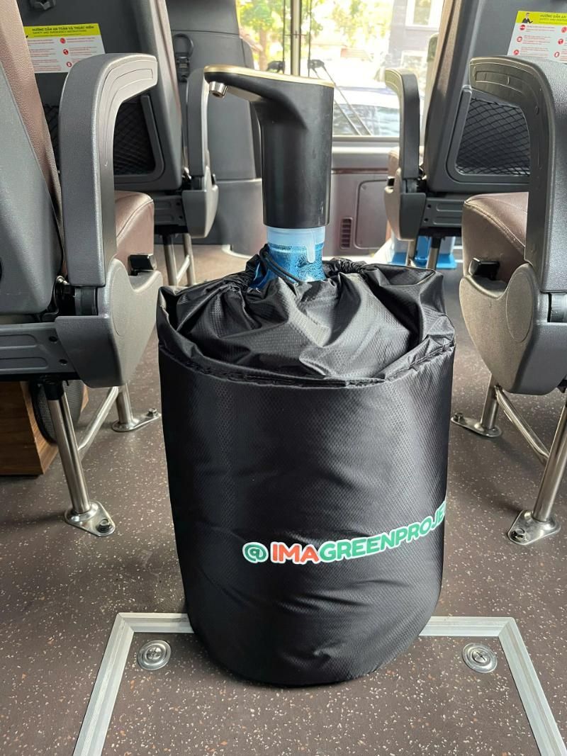 I passeggeri possono riempire le proprie bottiglie d'acqua in qualsiasi momento durante il viaggio