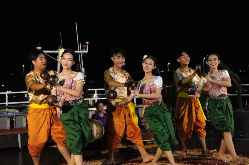 Assistere alla danza Apsara durante la crociera sul Mekong – Toum Tiou 2 (Fonte: Imagevietnam)